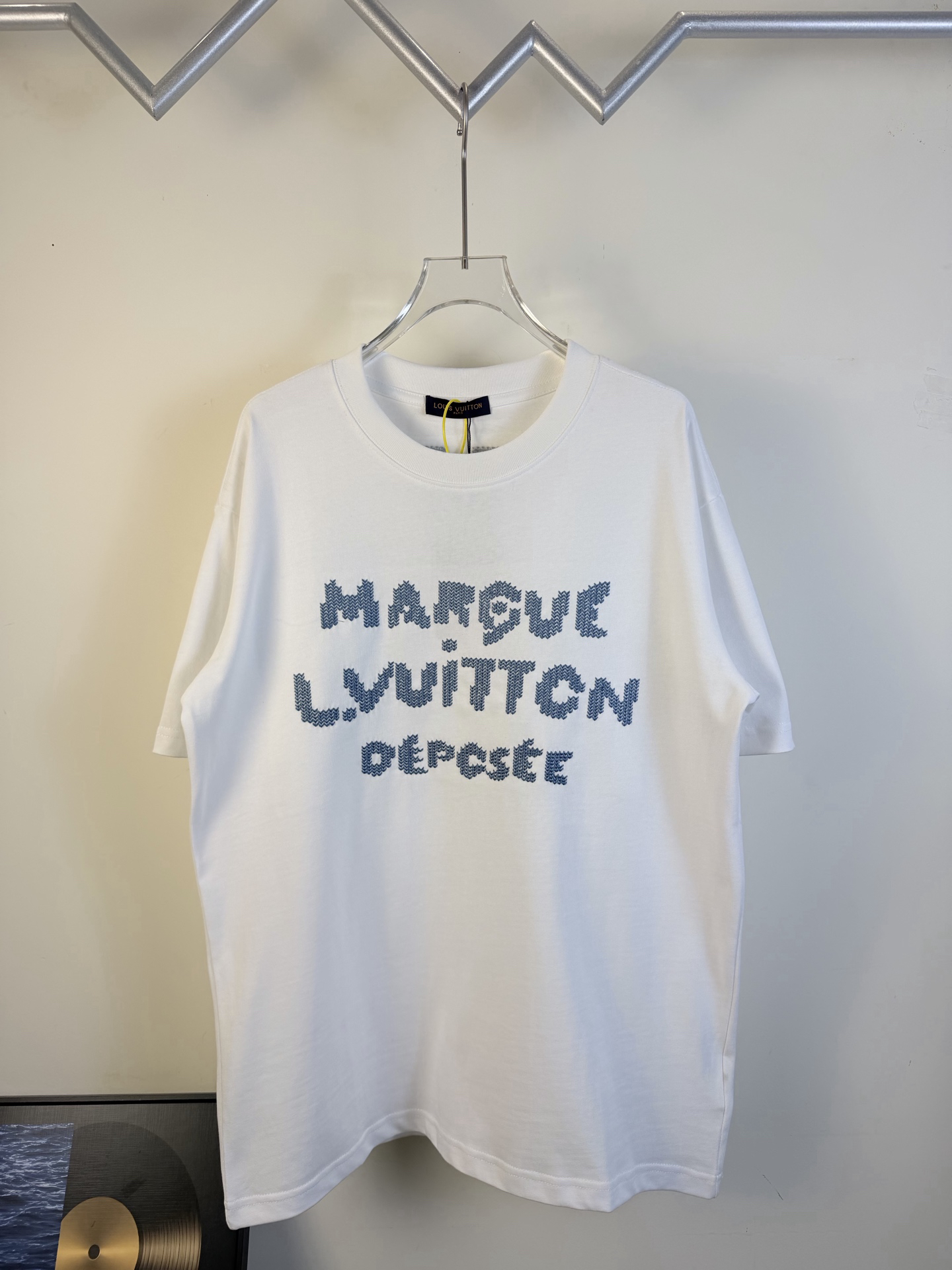 LV clothing-113