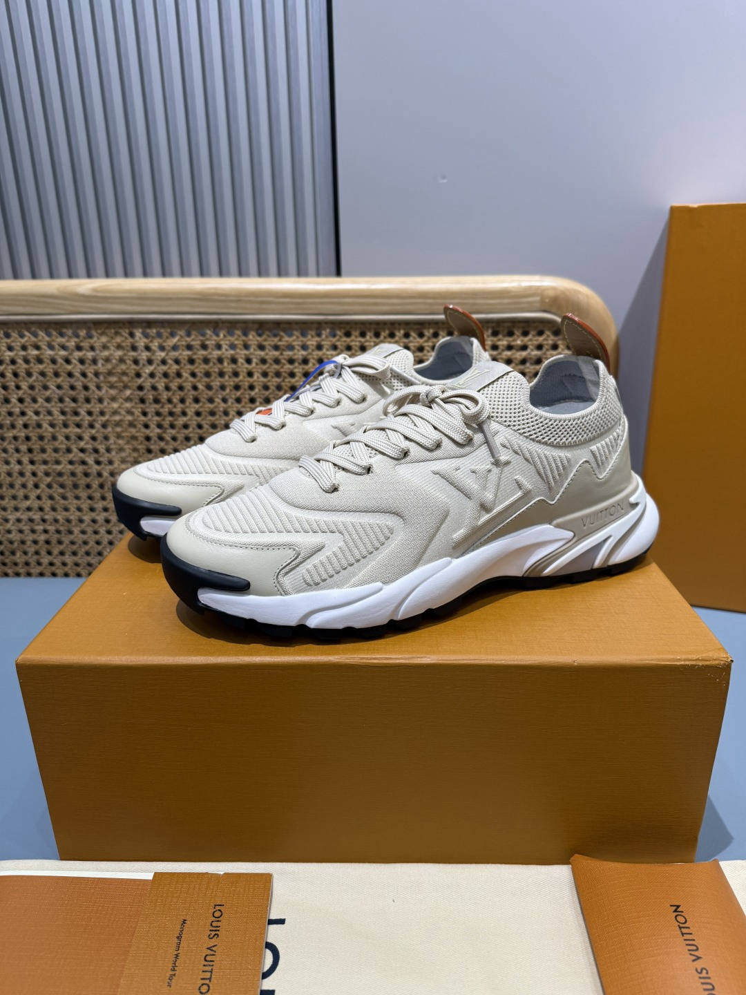 Lv Sneakers-188
