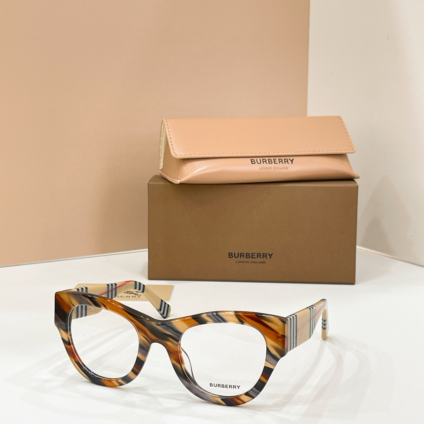 Burberry glasses-15