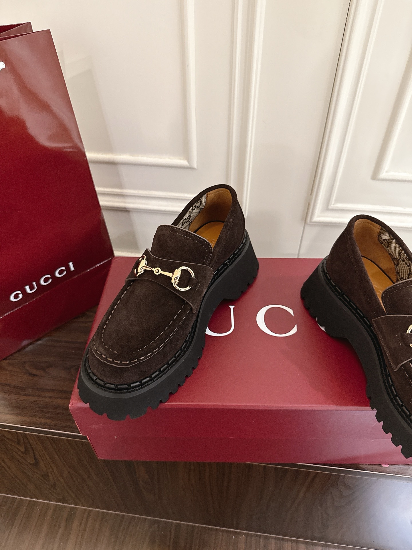 Gucci women's leather shoes-62