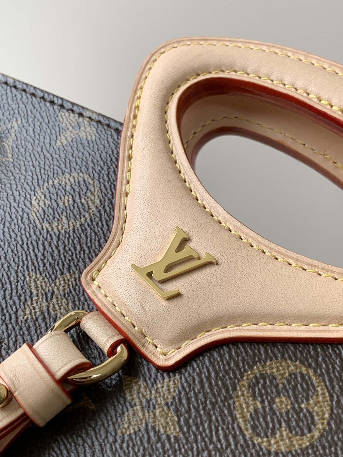 Louis Vuitton bag-209