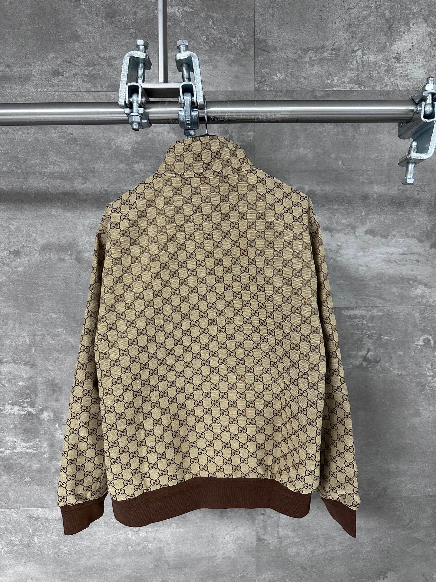 Gucci Clothing-325