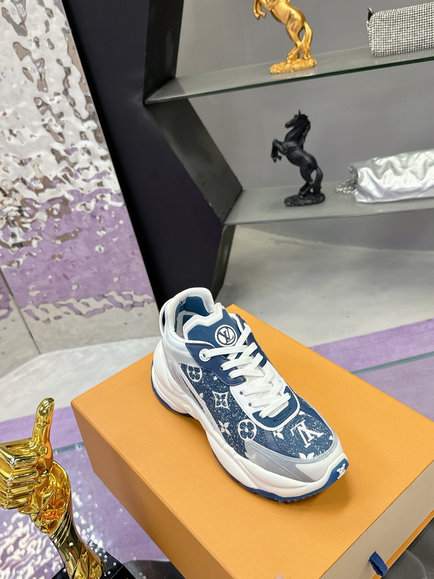 Lv Sneakers-205