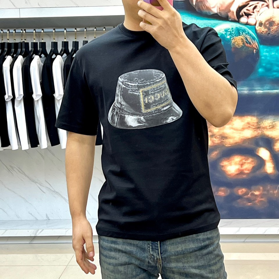 Gucci clothing-272