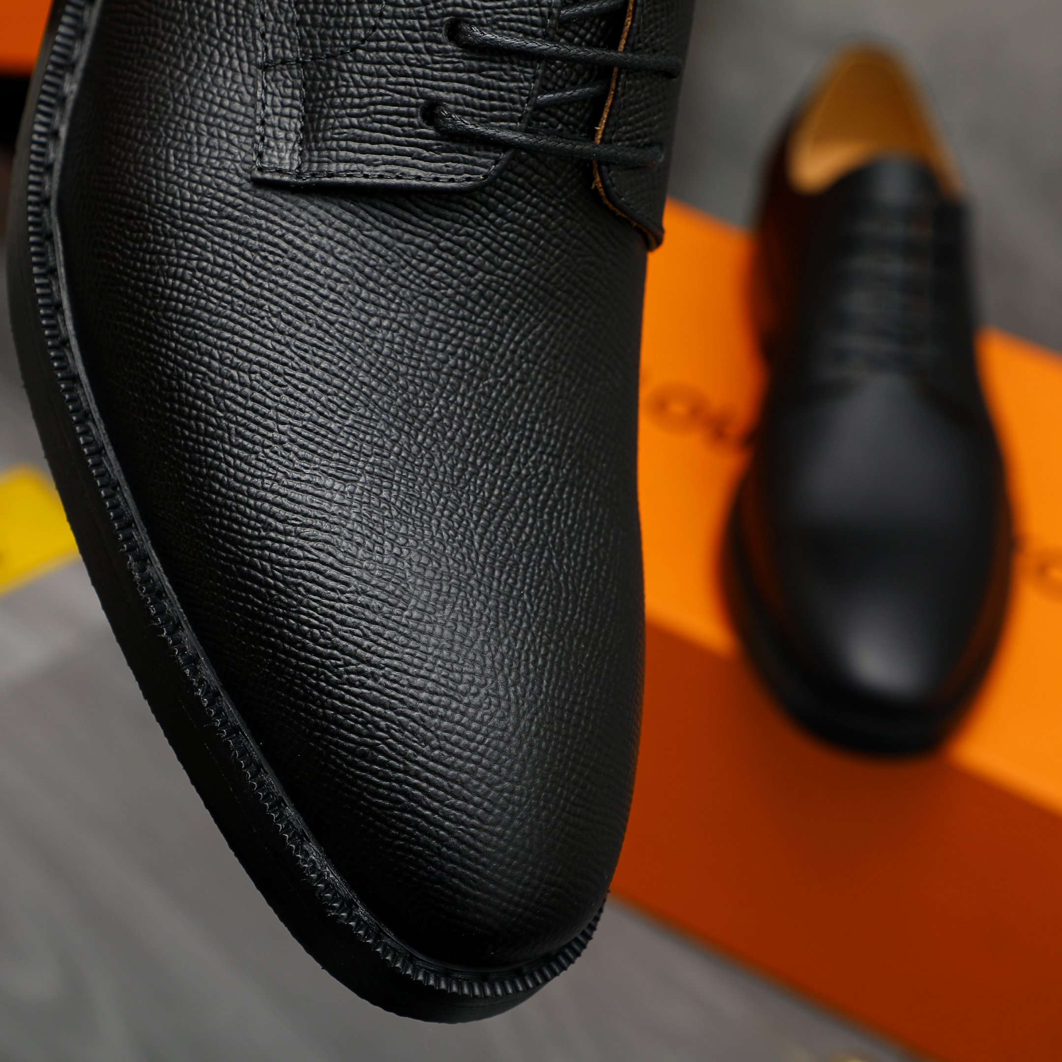 LV men's leather shoes-17