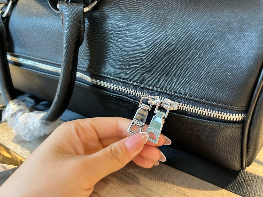Prada bag-90