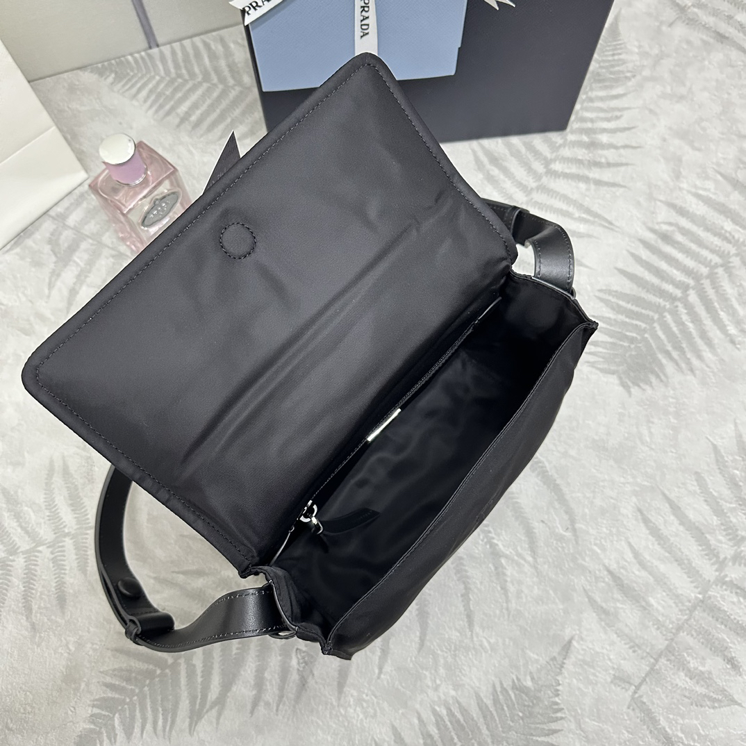 Prada bag-303