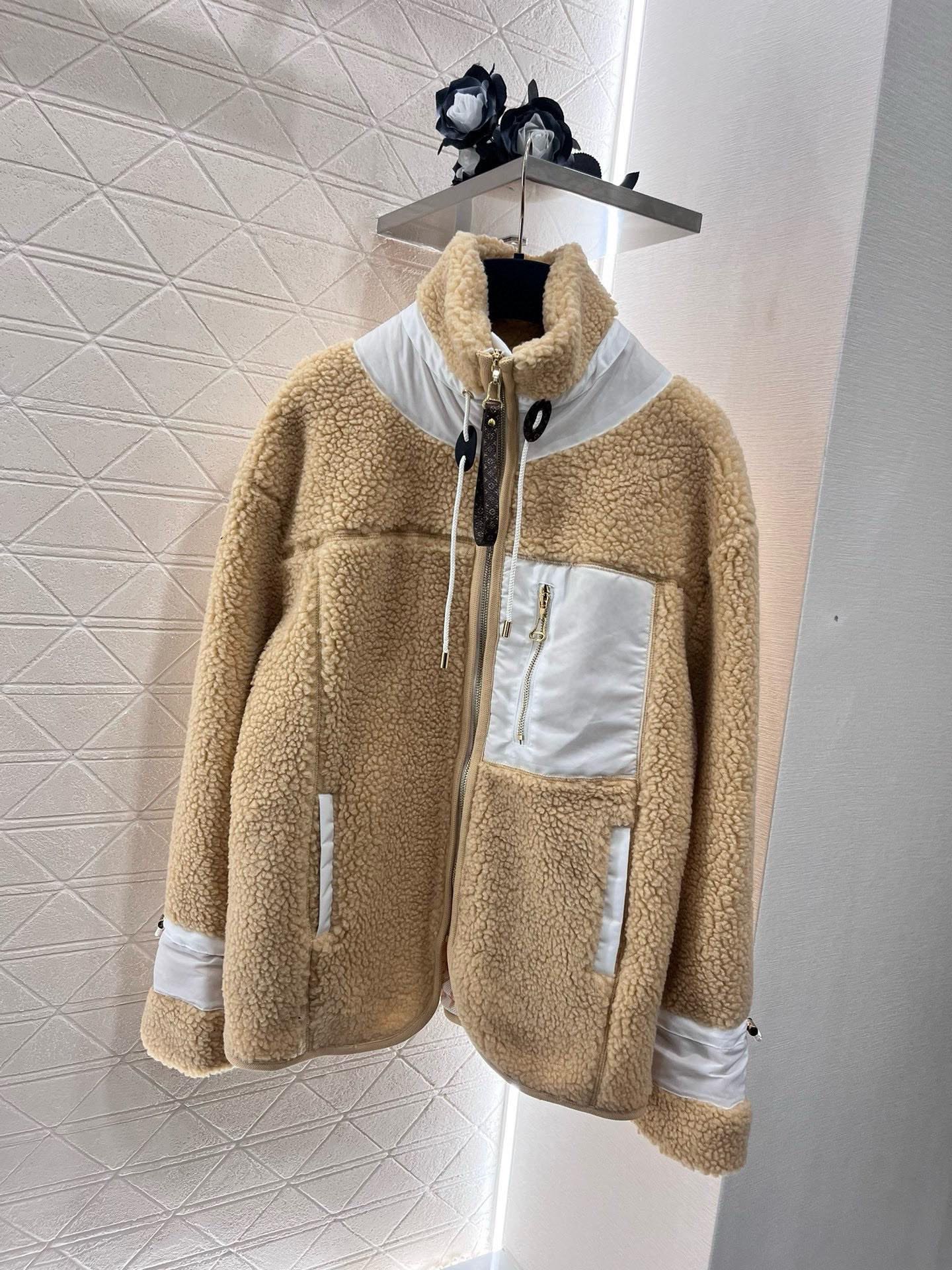 LV Clothing-323
