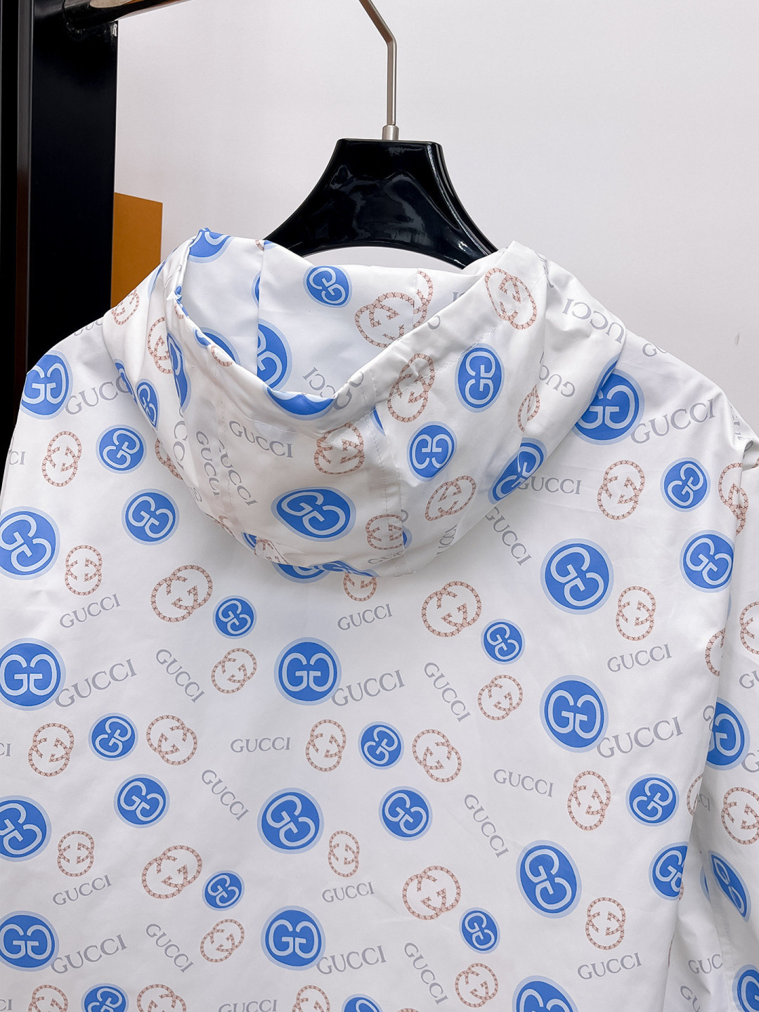 Gucci Clothing-282