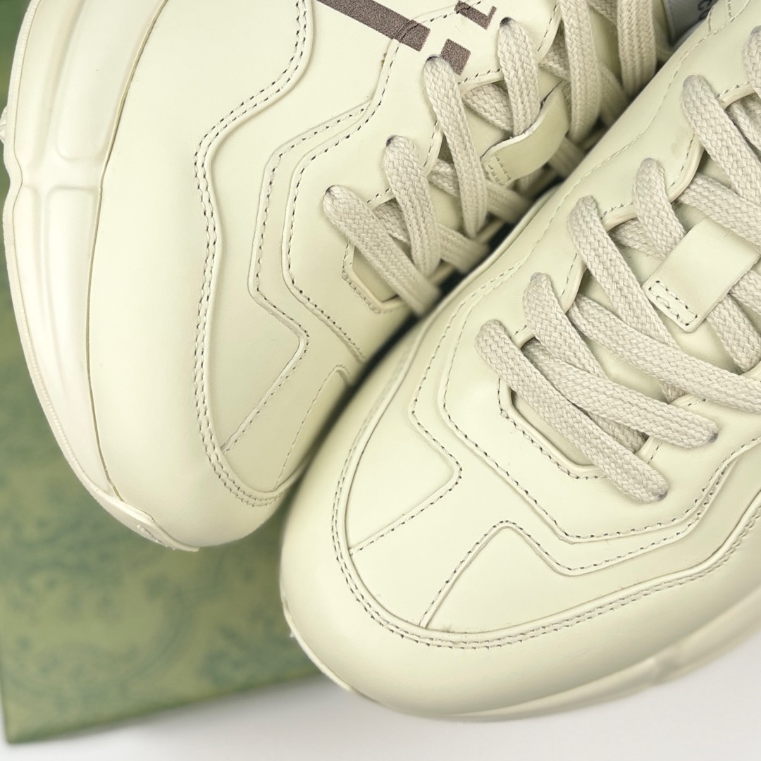 Gucci Sneakers-215