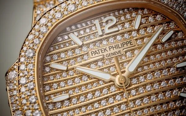 Nautilus 7118/1450R-001 Ladies Automatic 35.2 mm,Rose gold