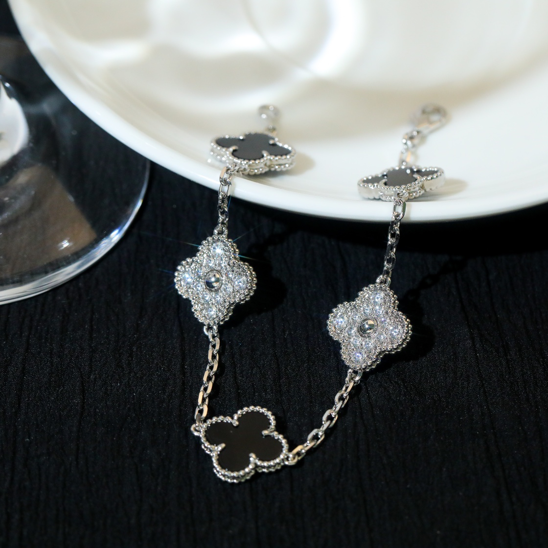 Van Cleef & Arpels Bracelet-71