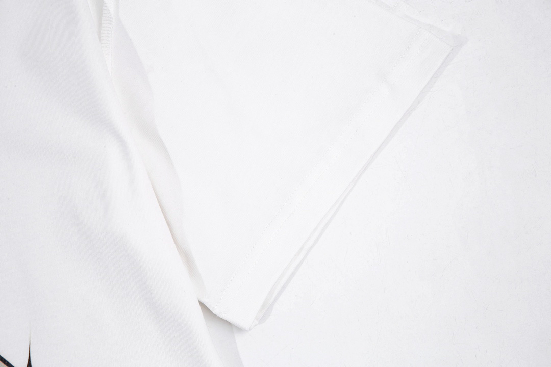 LV clothing-72