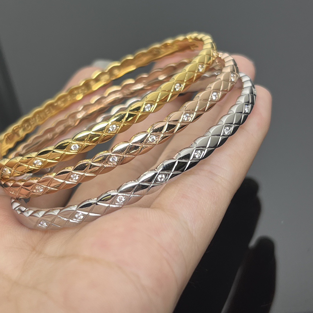 Chanel Coco Crush Mini Diamond Bangle