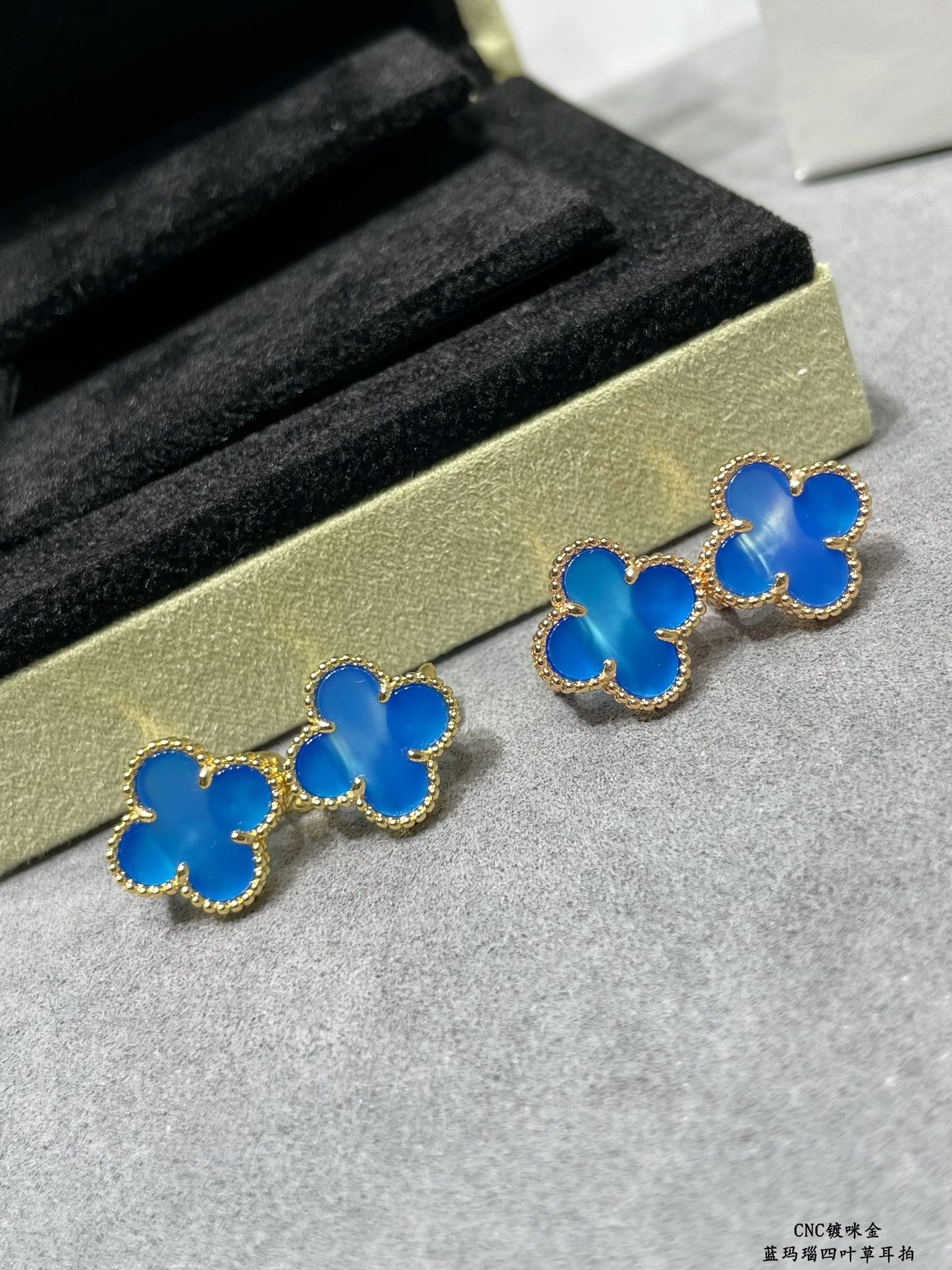 Van Cleef & Arpels earring-28