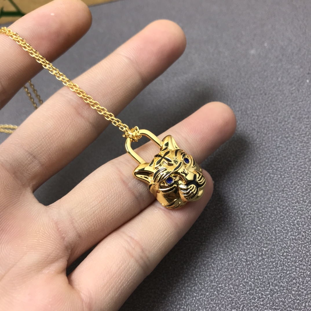LV necklace-23