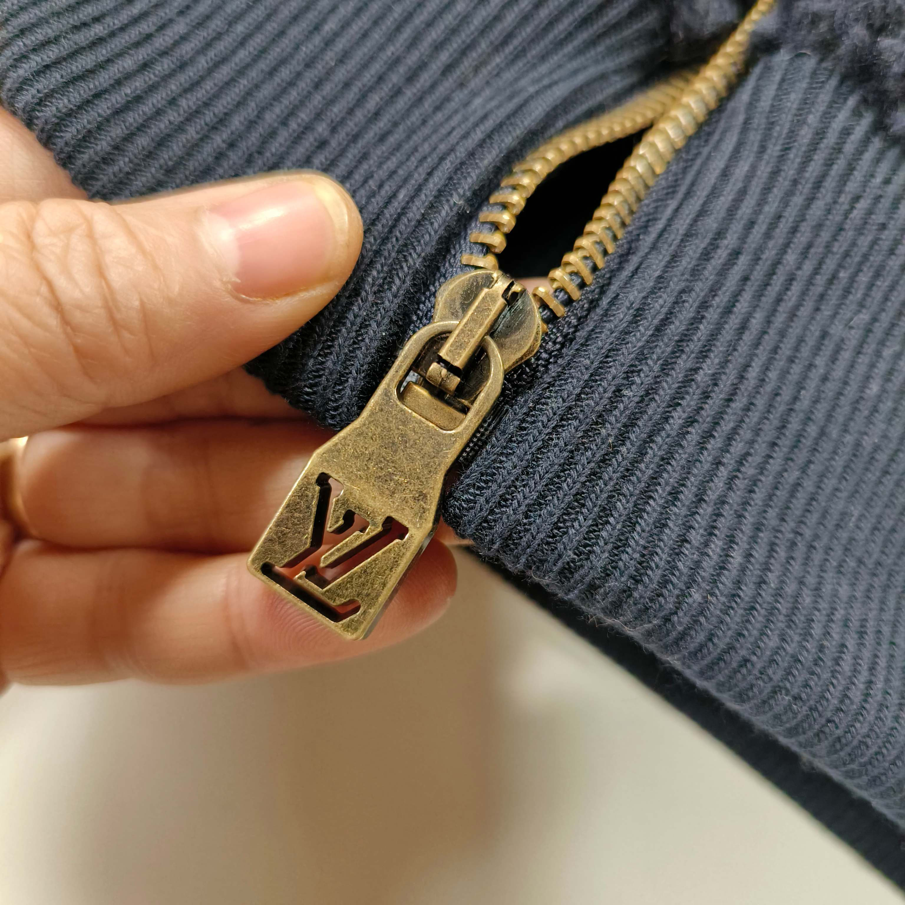 LV Clothing-353