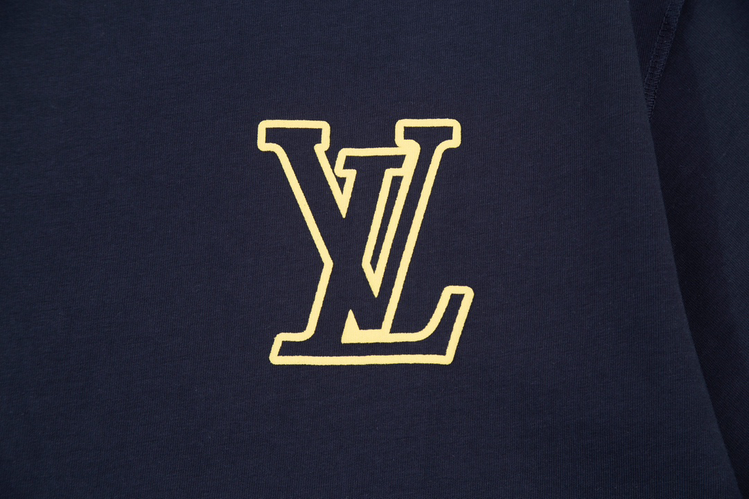 LV clothing-125