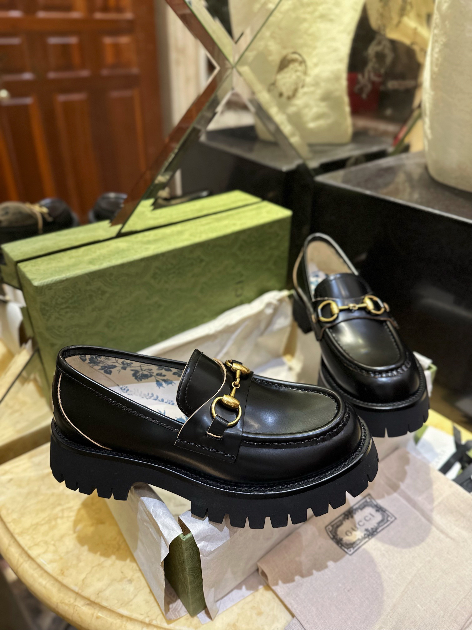 Gucci women's leather shoes-37