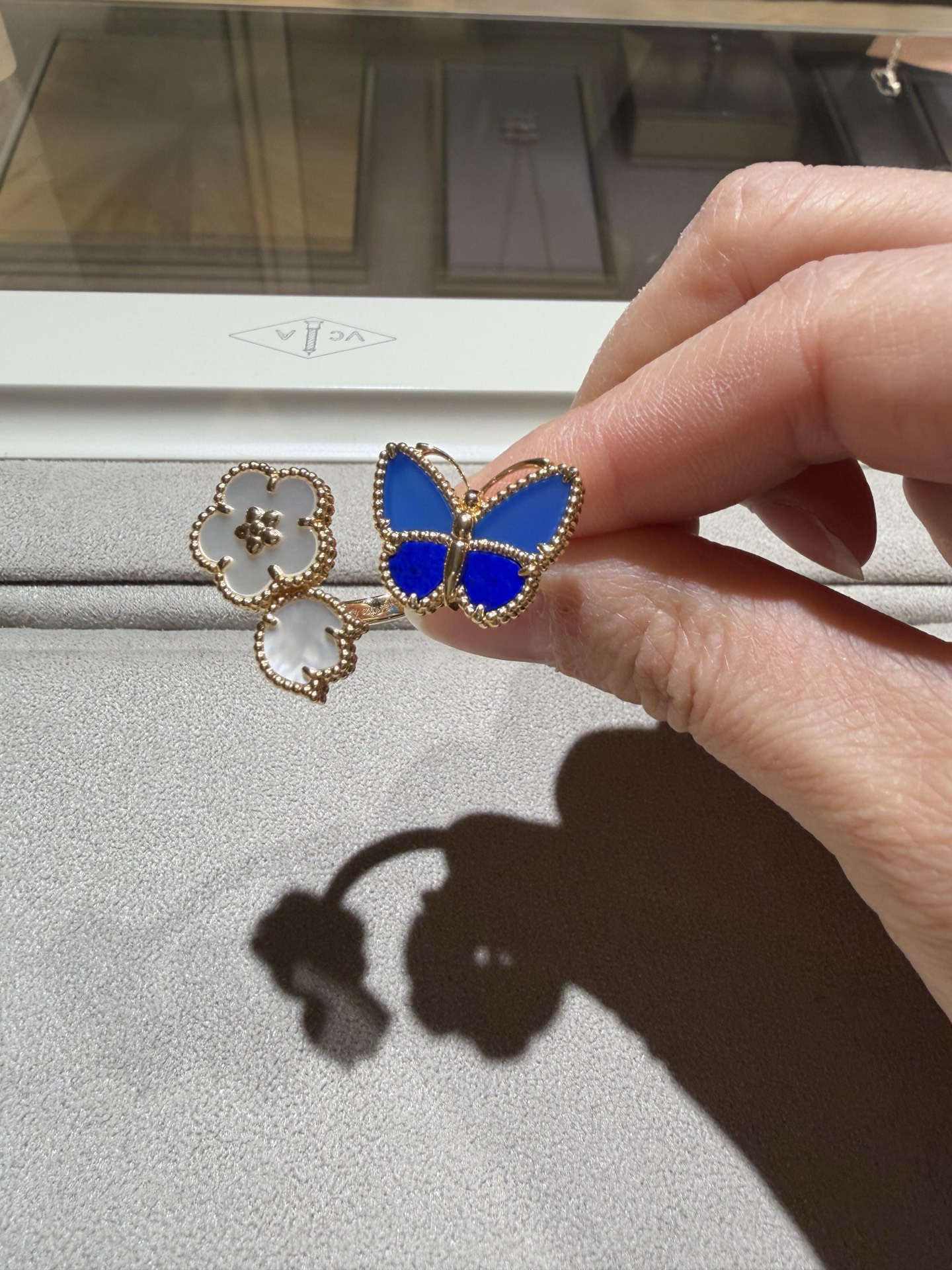 Van Cleef & Arpels ring-104