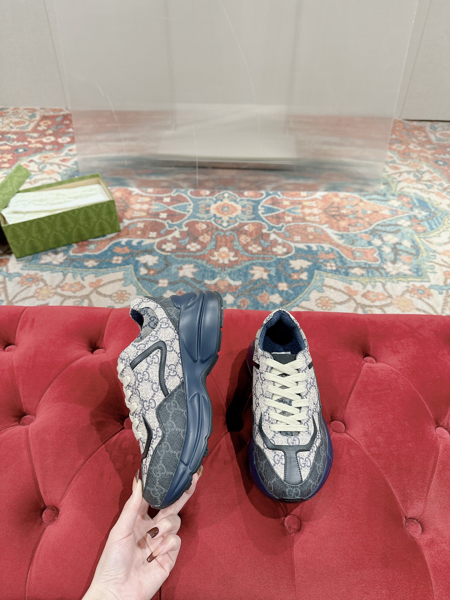 Gucci Sneakers-210