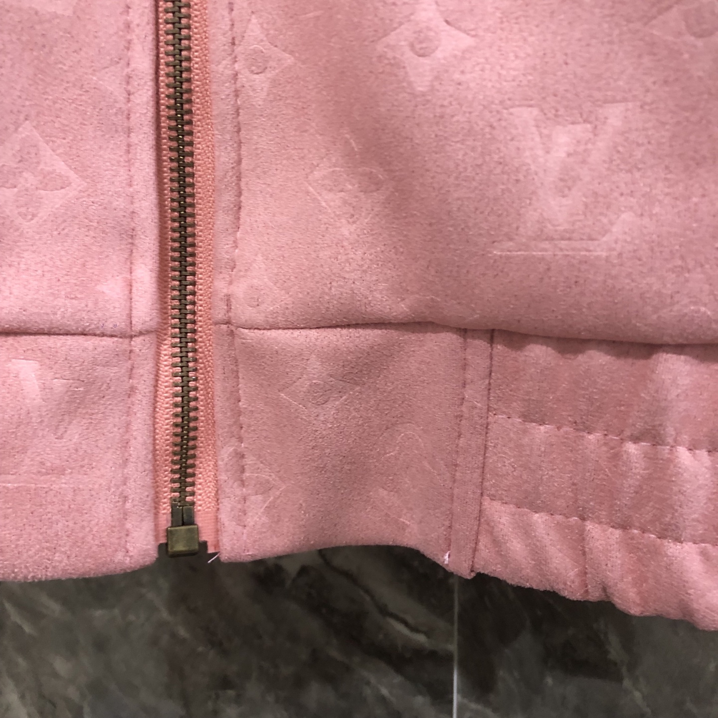 LV Clothing-275