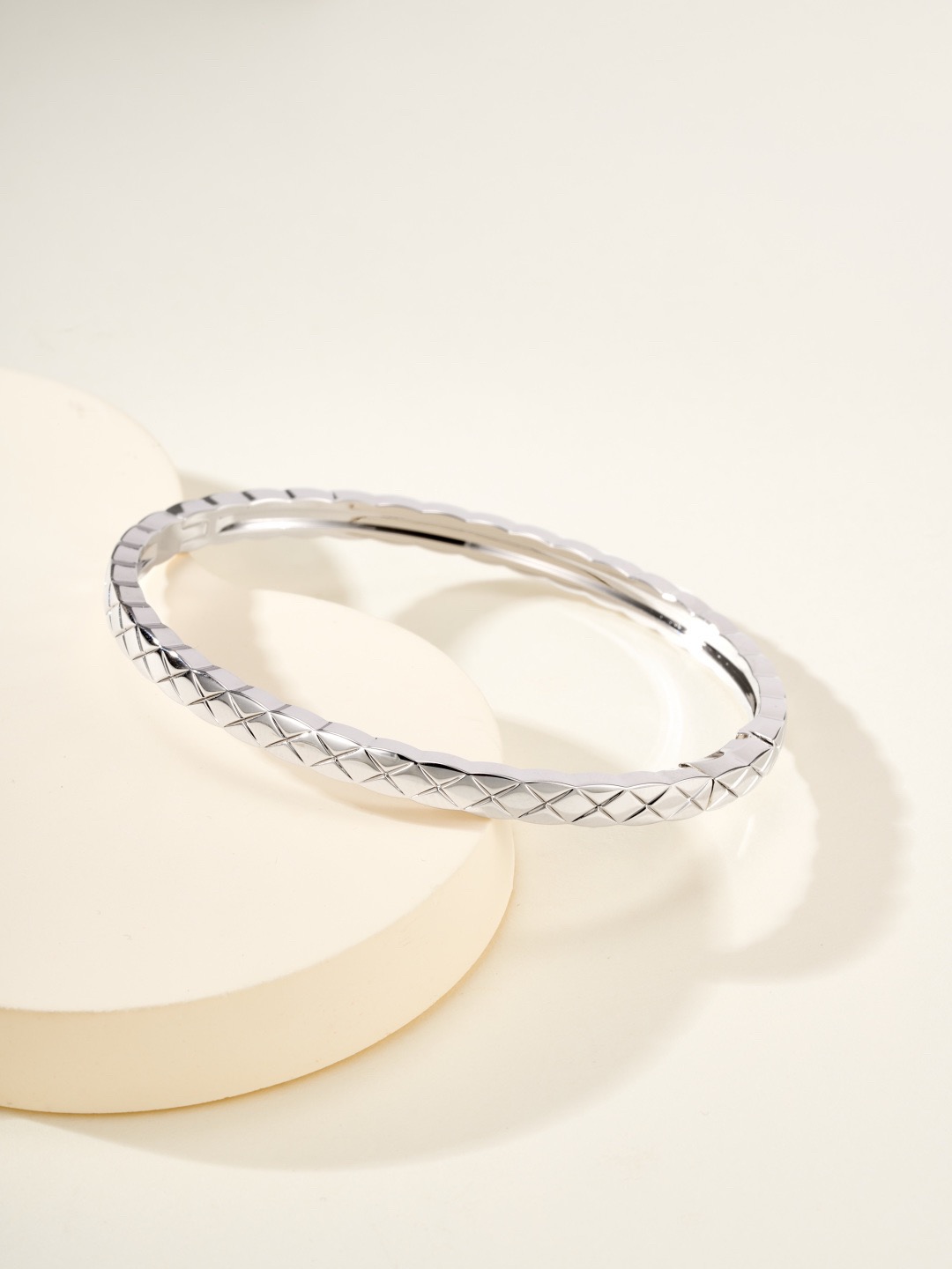 Chanel Coco Crush Slim White Gold Bangle
