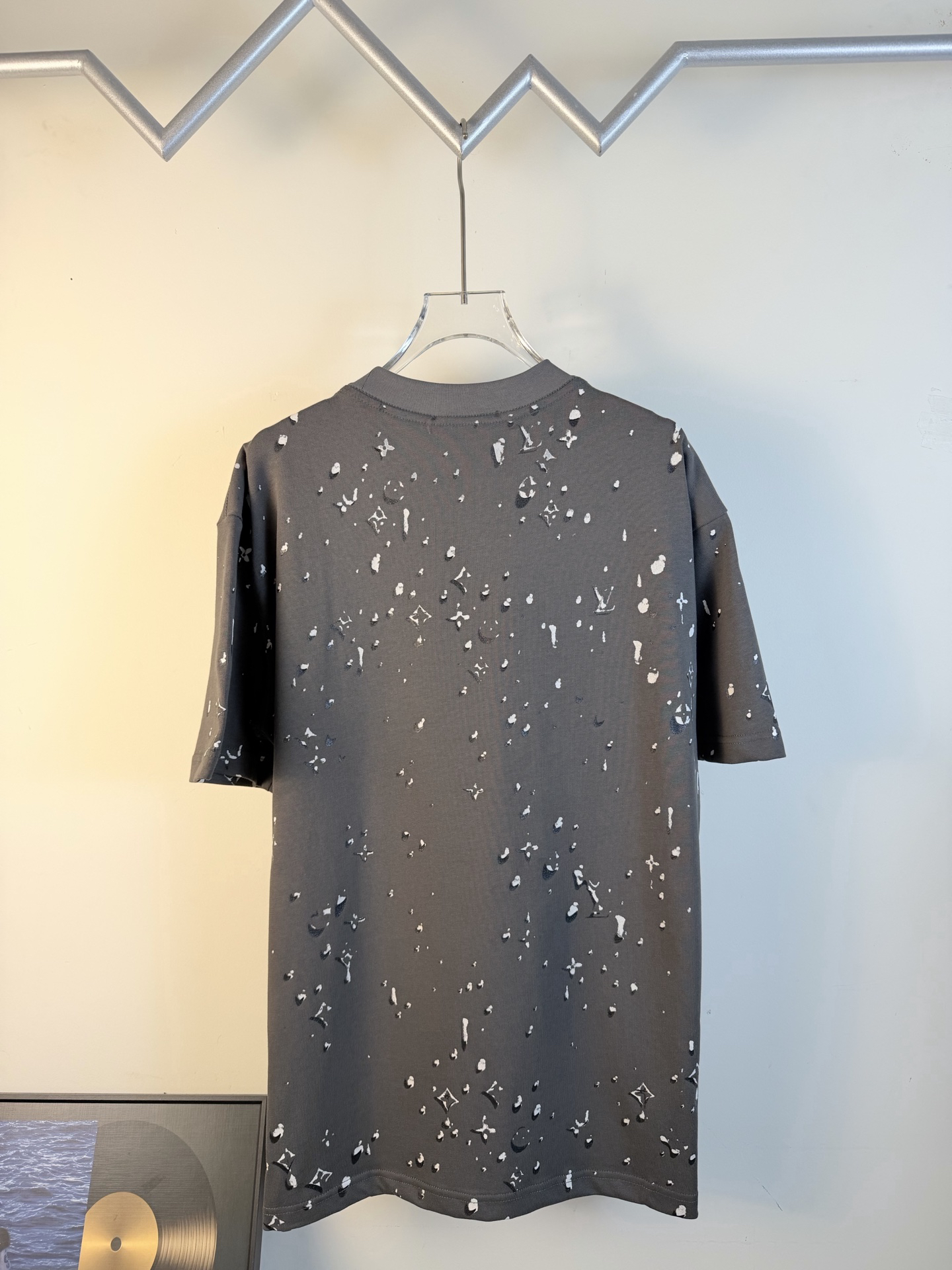 LV clothing-33