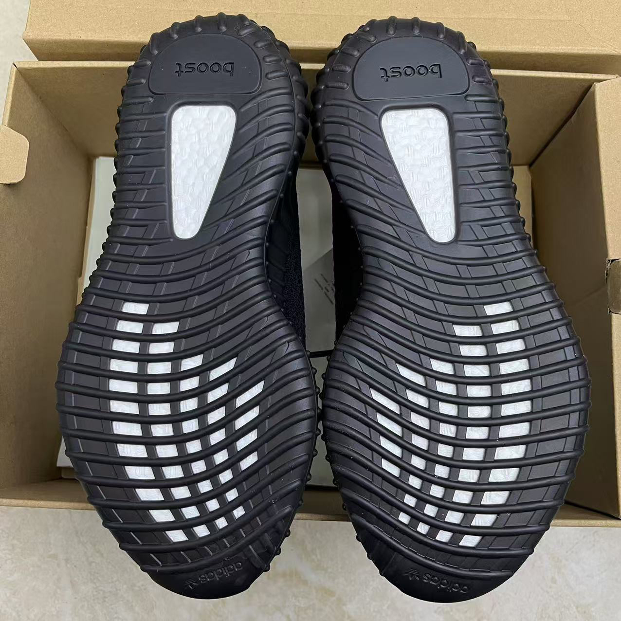 Adidas Sneakers-320