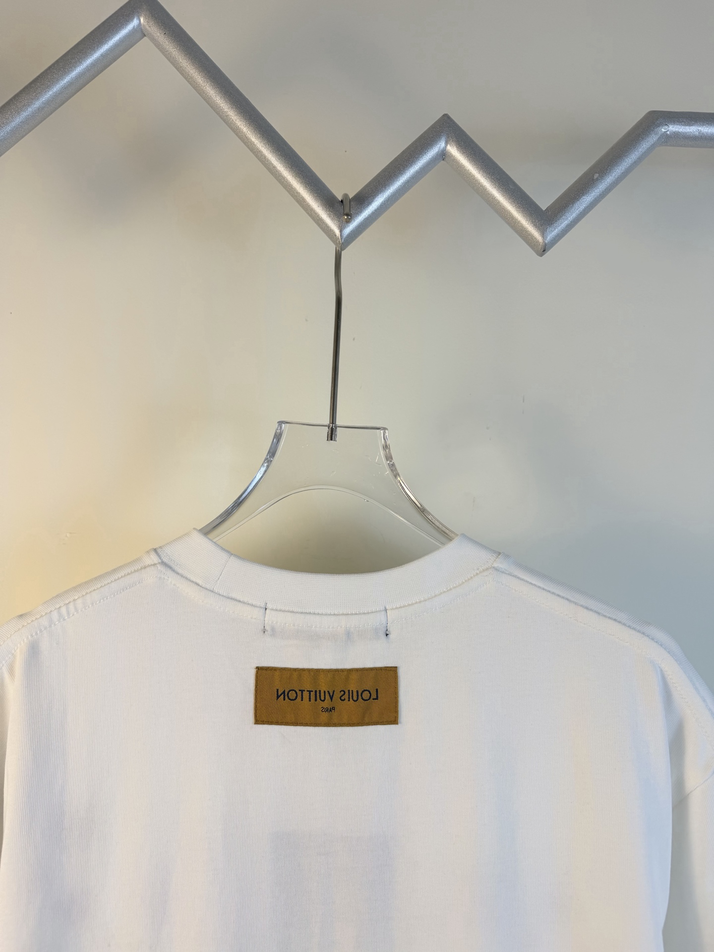 LV clothing-34