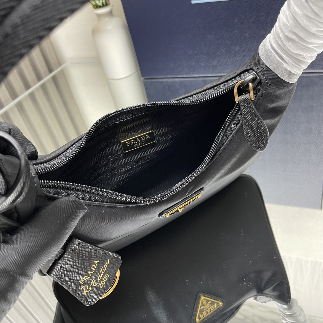 Prada bag-251