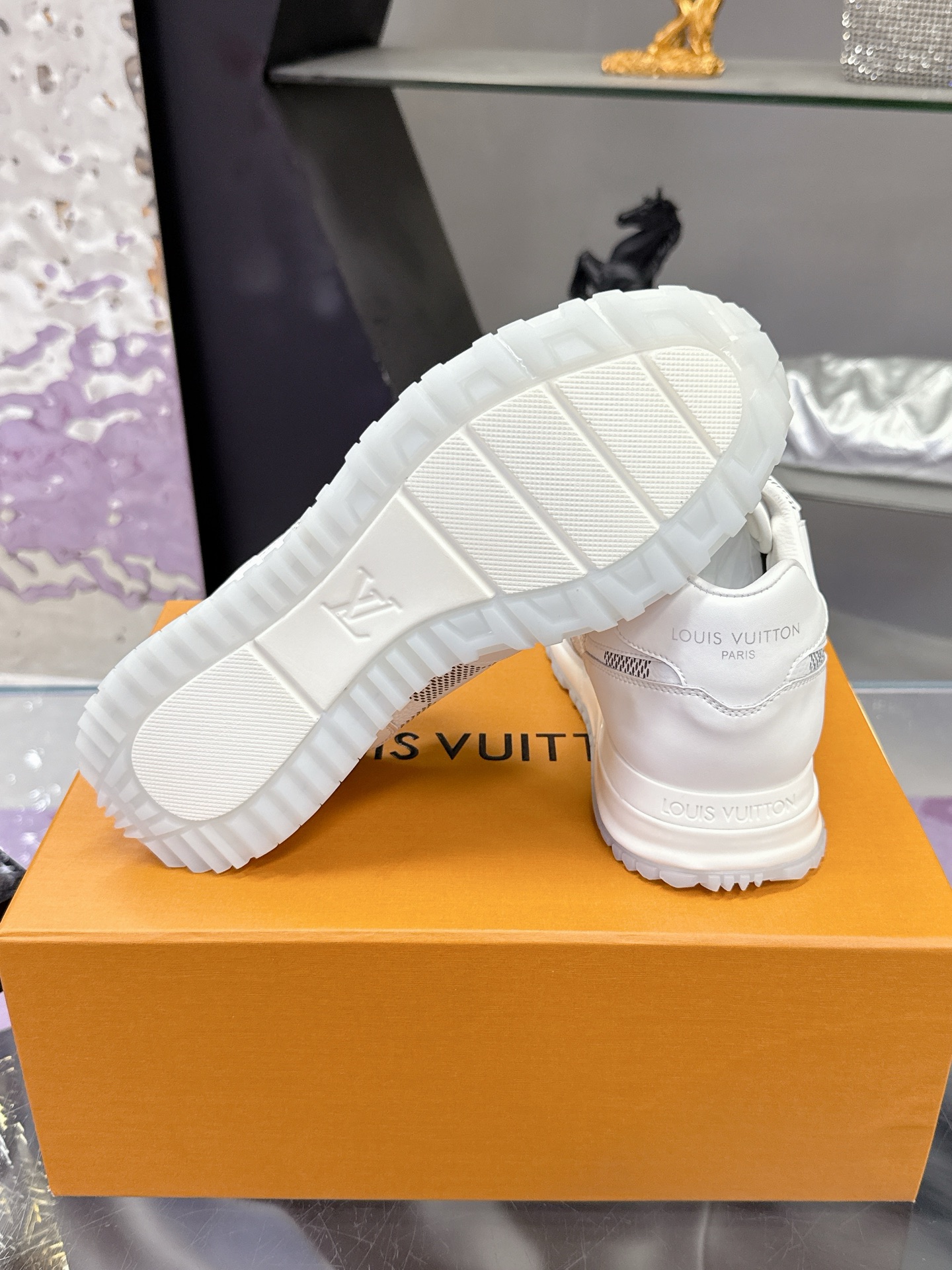 Lv Sneakers-212