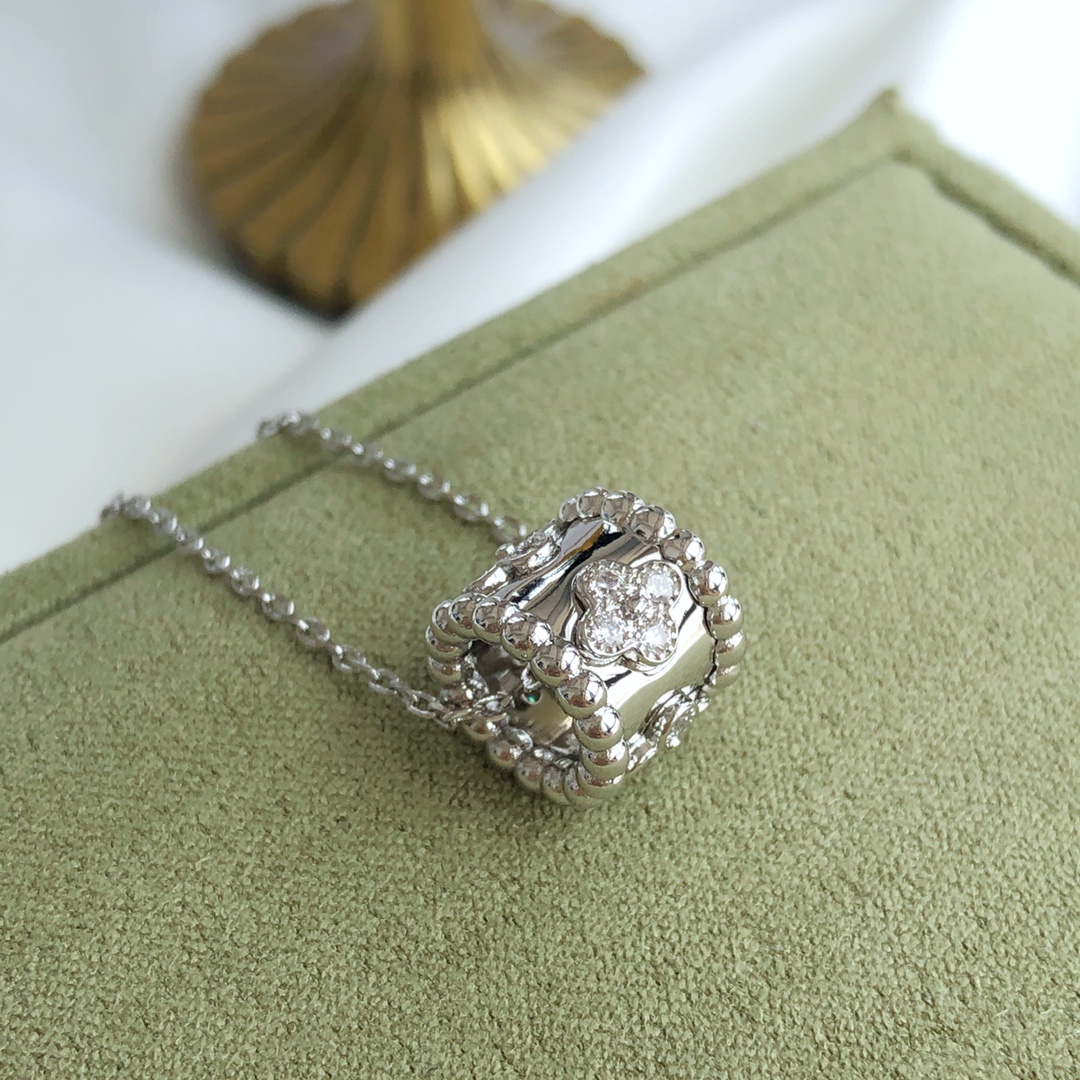 Van Cleef & Arpels necklace-95