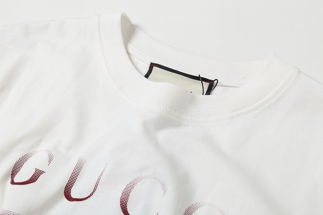 Gucci clothing-23