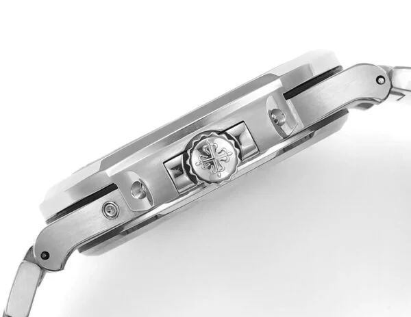 Nautilus Moon phases 40 mm,Stainless steel Dark Dial,5712/1A-001