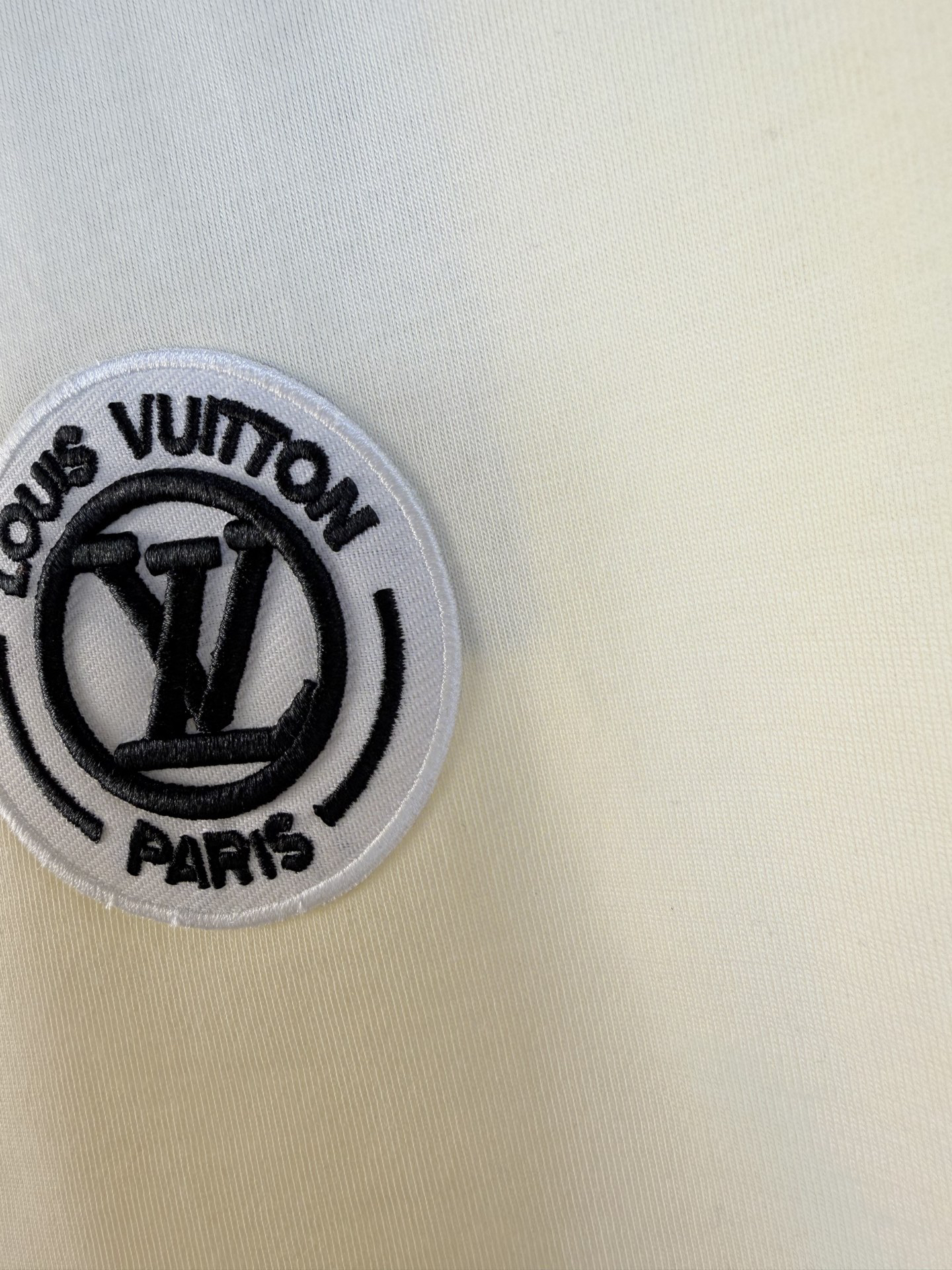 LV clothing-115
