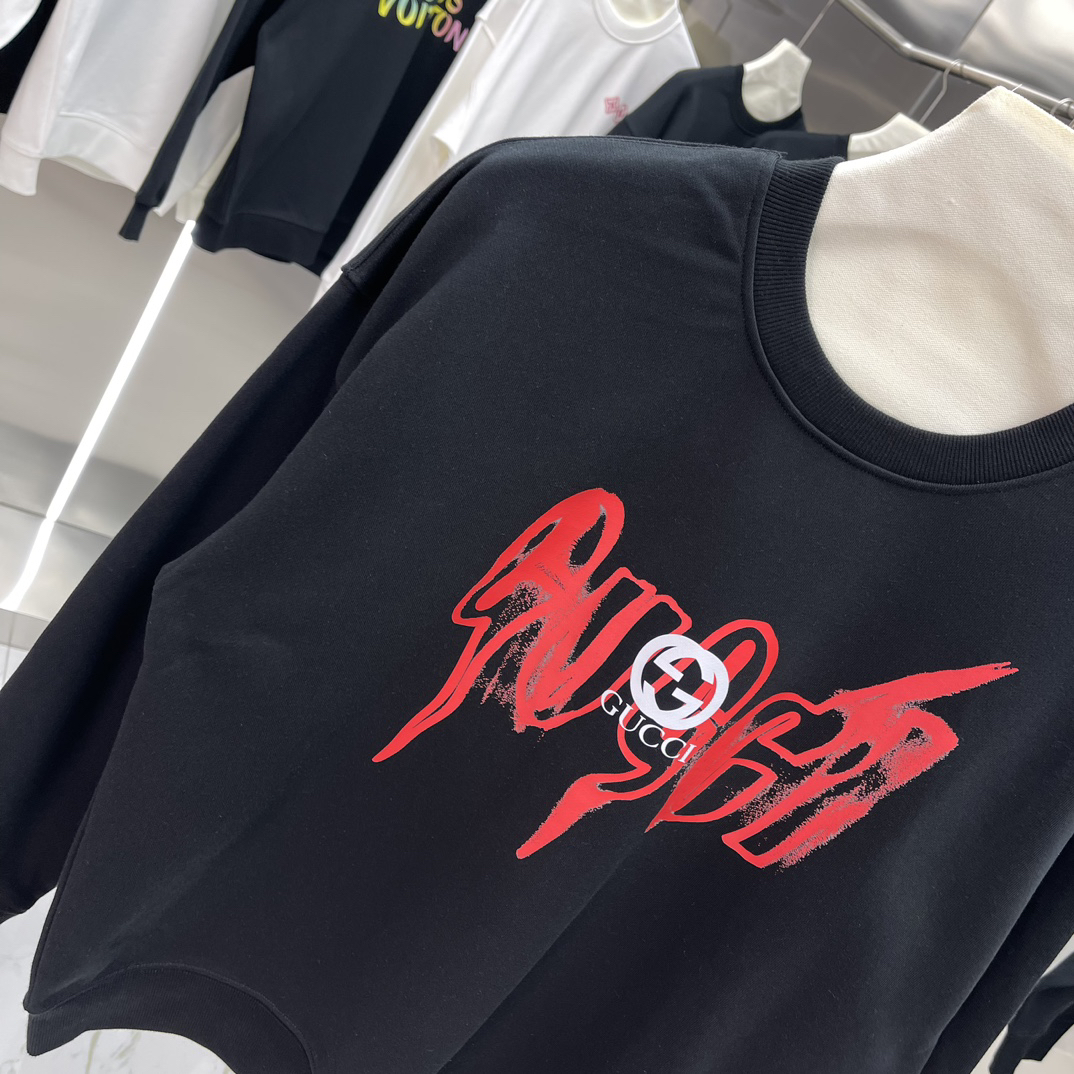 Gucci clothing-110