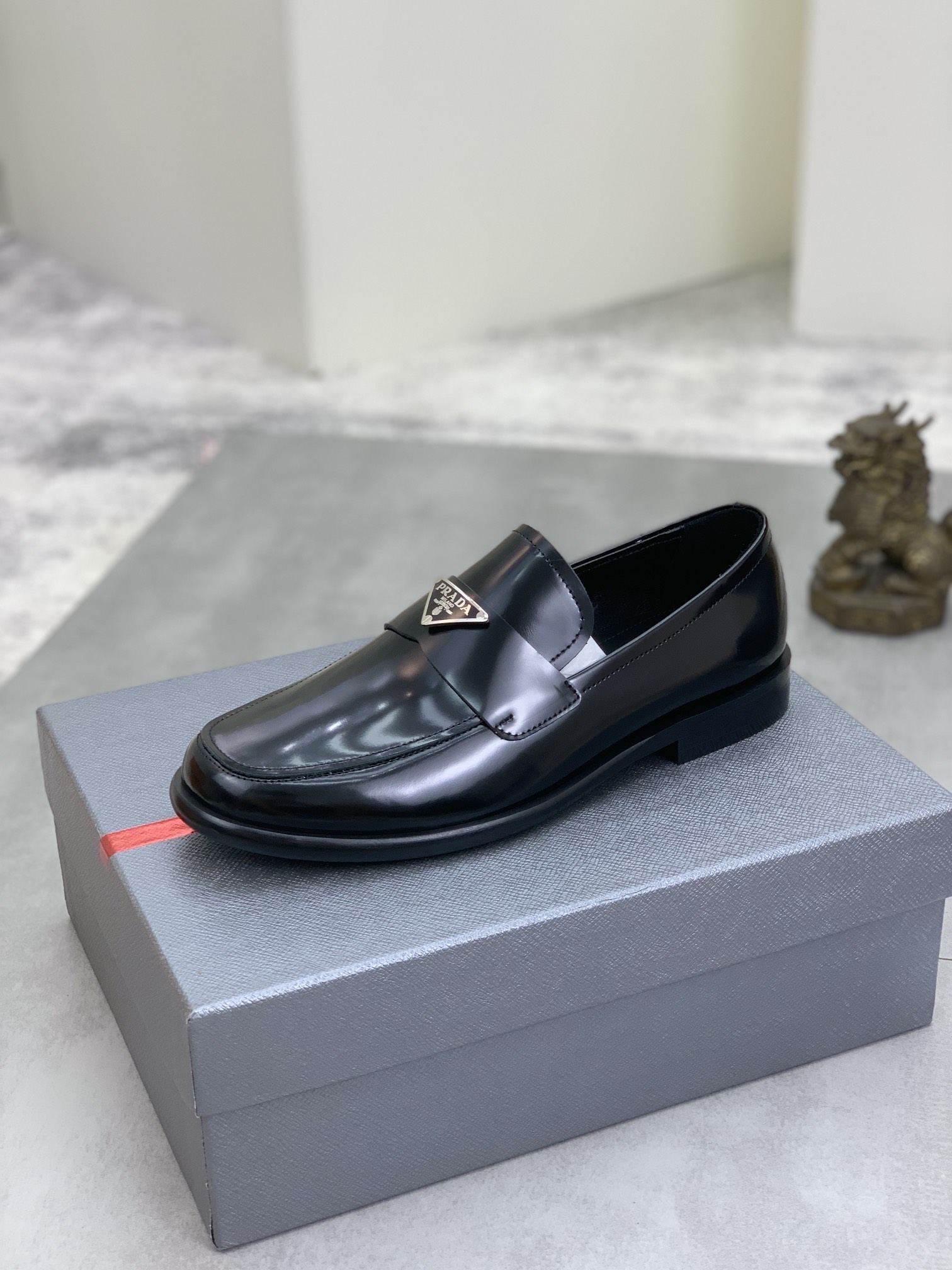 Prada men's leather shoes-18