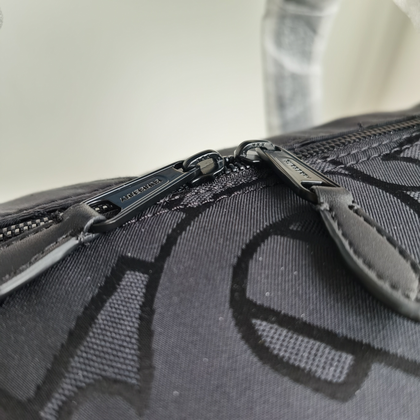 Burberry bag-100