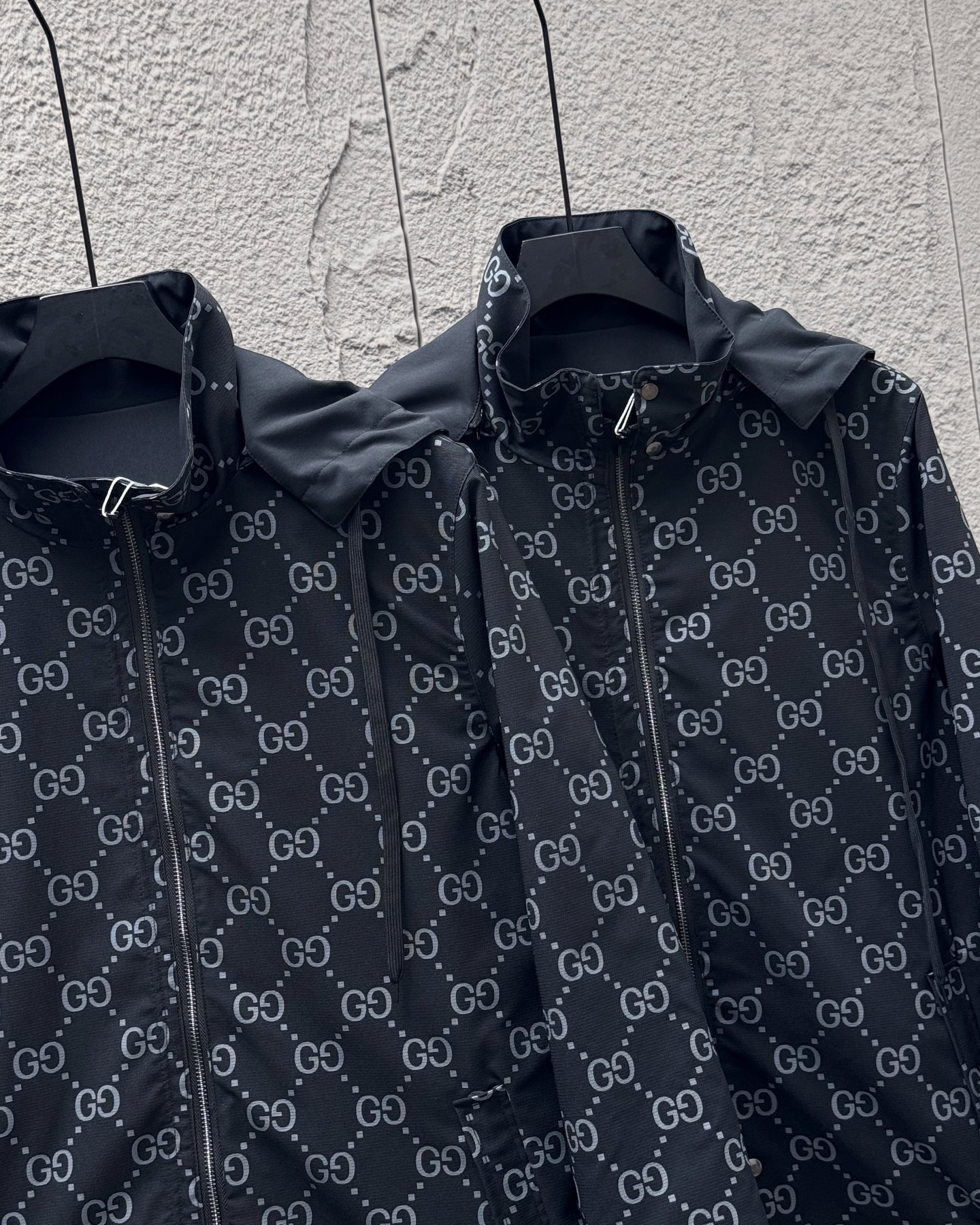 Gucci Clothing-359