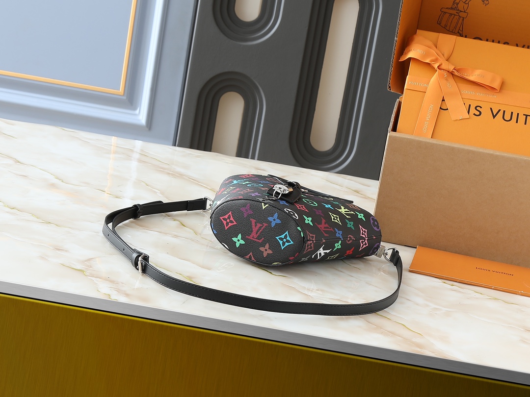 Louis Vuitton bag-204