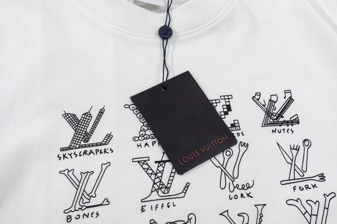 LV clothing-172