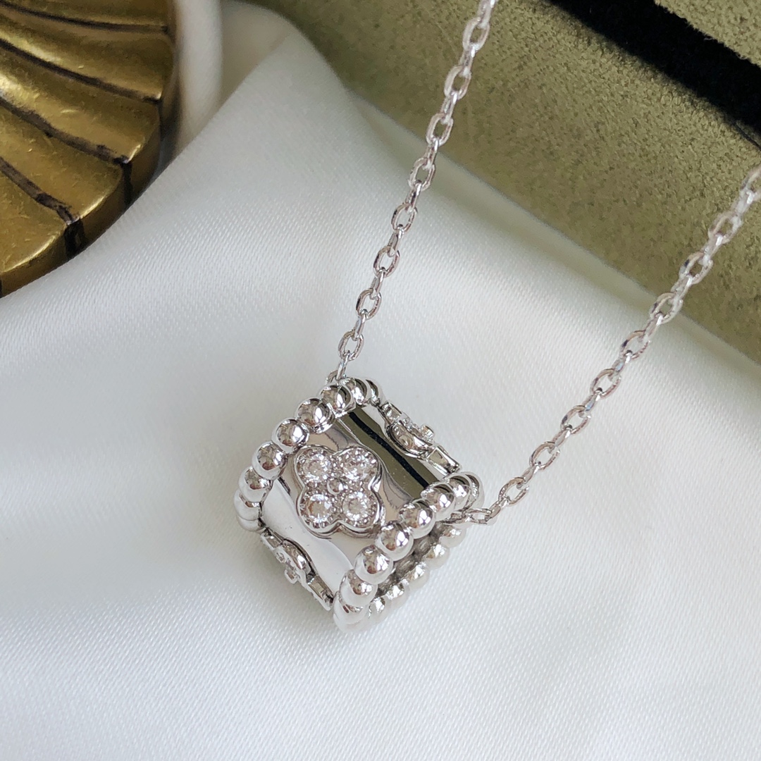 Van Cleef & Arpels necklace-95
