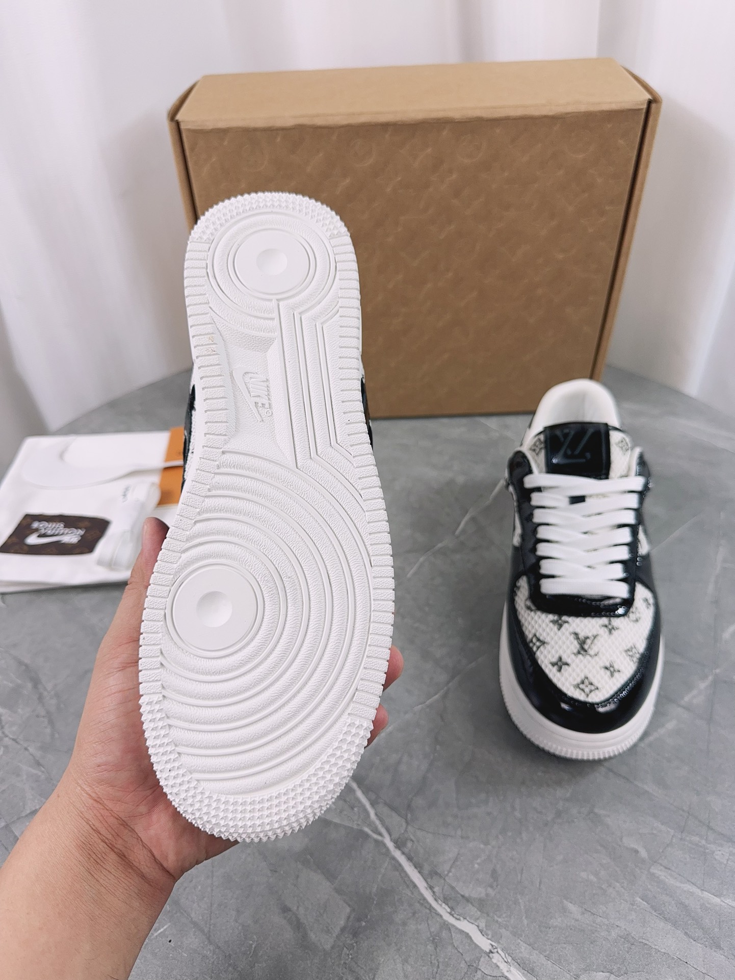 Lv Sneakers-247