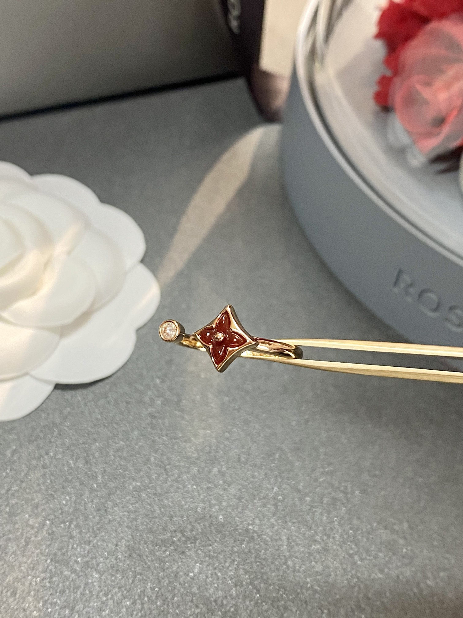 LV ring-14