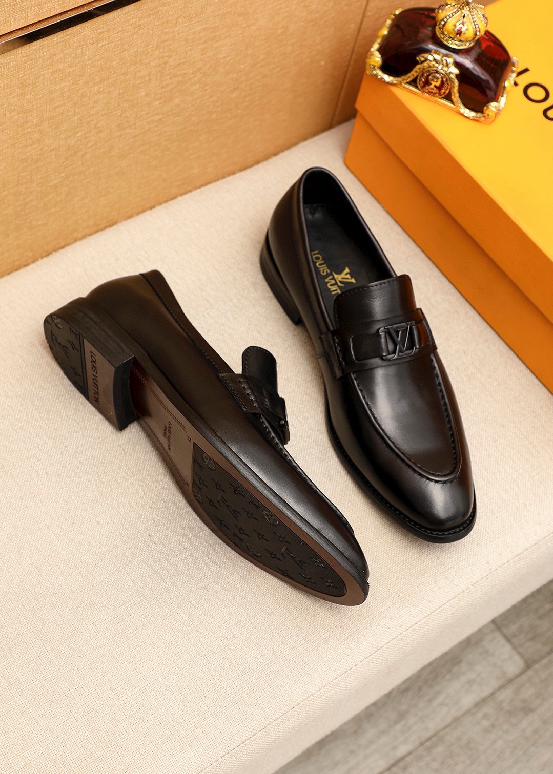 LV men's leather shoes-38