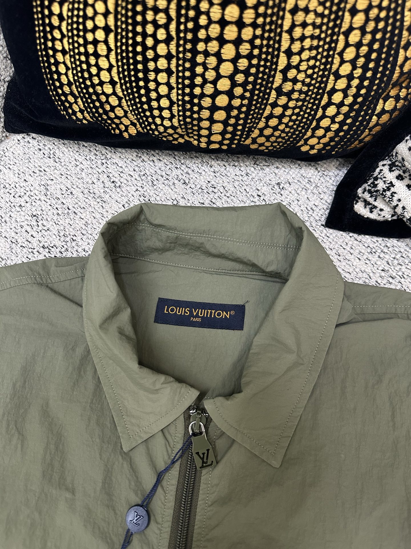 LV Clothing-336