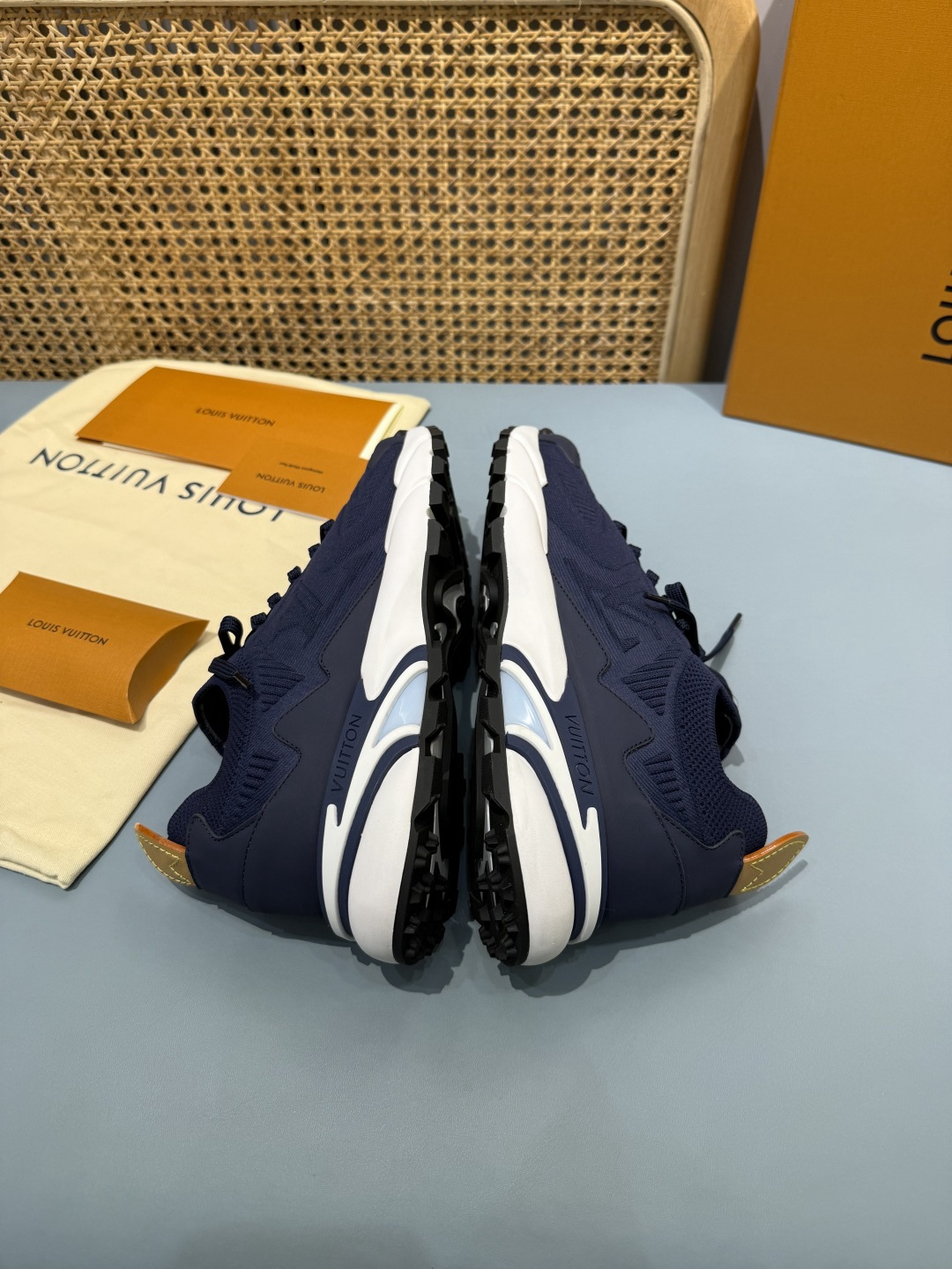 Lv Sneakers-176