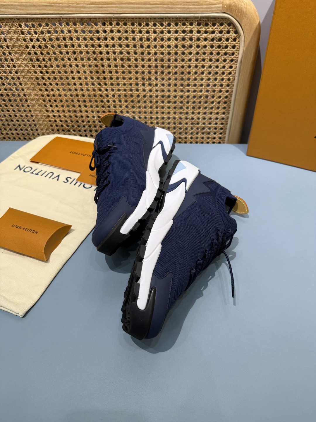 Lv Sneakers-176