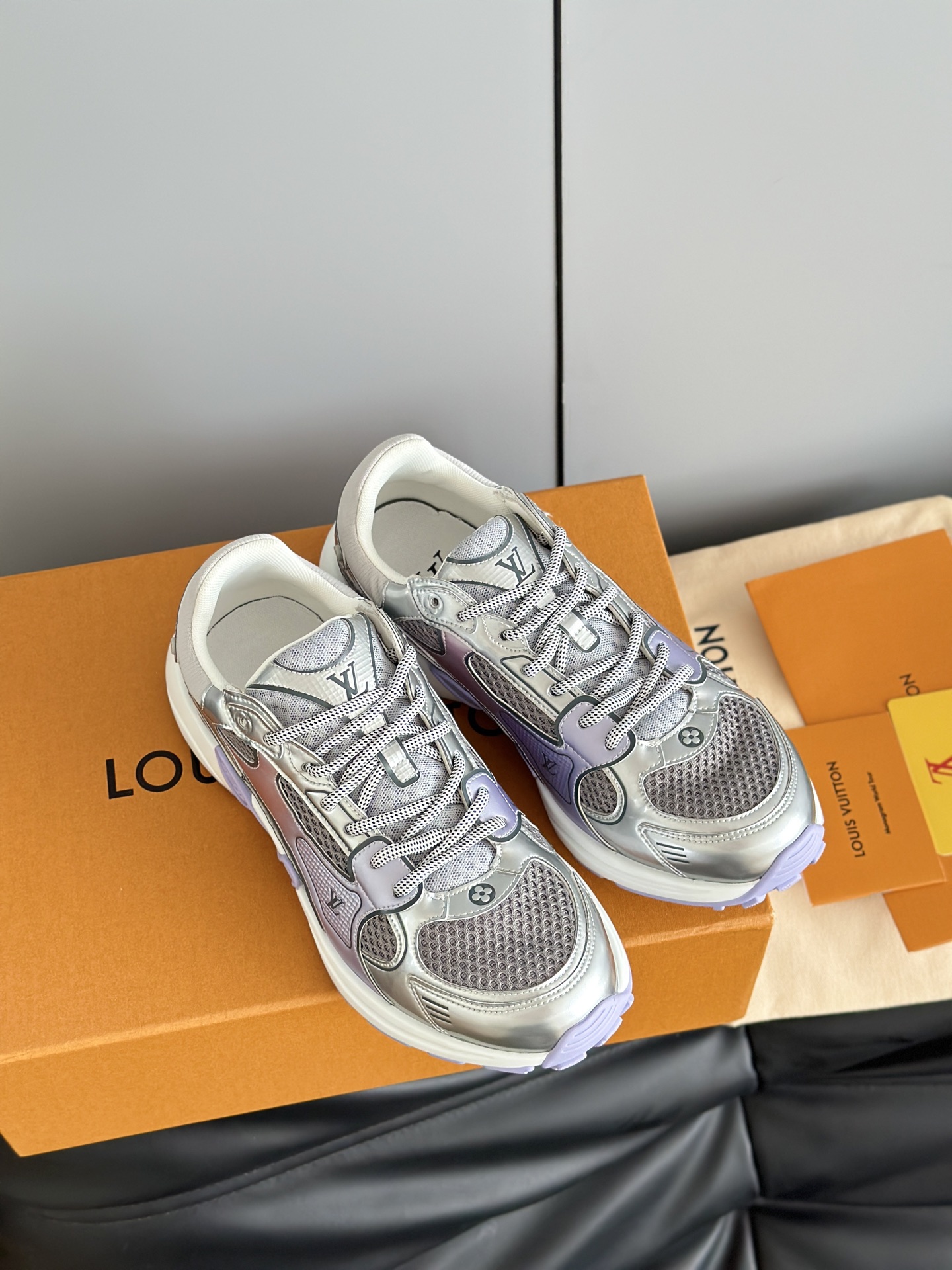 Lv Sneakers-210